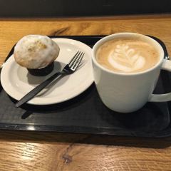 Starbucks ZRH Zurich Airport Airside Center User Photo