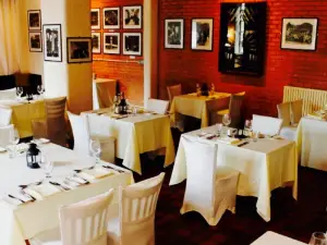 Little Mesters Cafe and Bistro