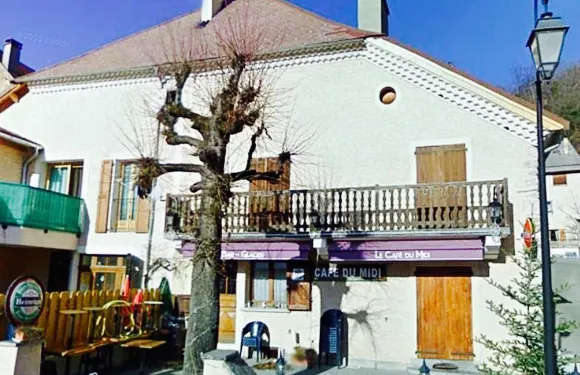 Le Cafe du Midi - La Violette