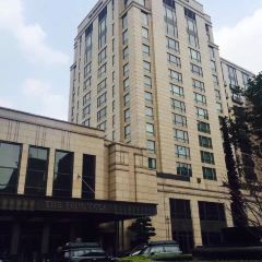 YI LONG COURT User Photo