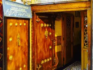 Sarayeh Mehr Traditional Restaurant