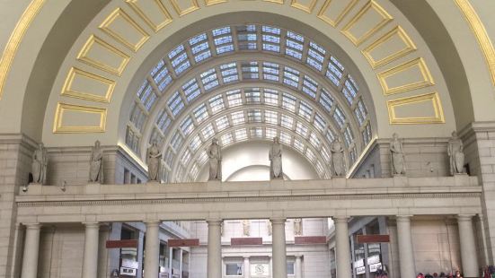 聯合車站一直是美國電影里經常出現的場景，車站內参觀都是免費的