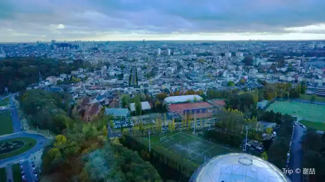 3_Atomium