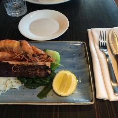 Salmon & Bear(Zetland) User Photo