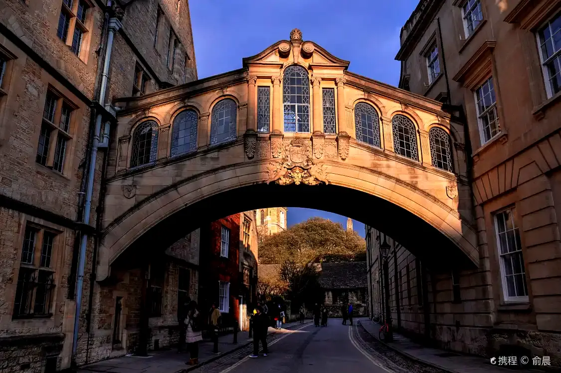 Hotels near Bridge of Sighs