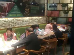 必来客欢乐汉堡餐厅(马尔康店)