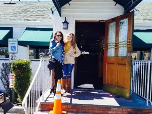 Suspenders Restaurant & Pub