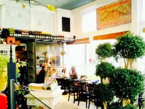 Aviary Cafe