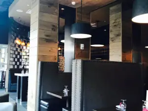 Cheers' American Bistro