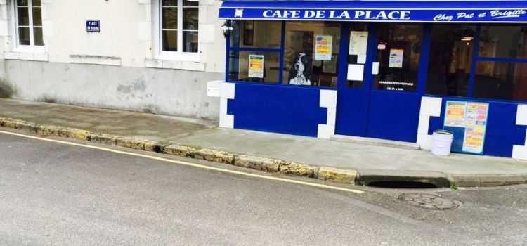 Cafe De La Place