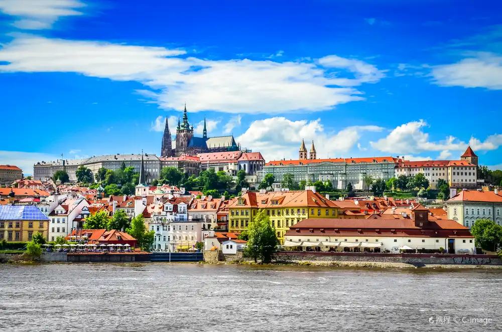 Các khách sạn gần Lâu đài Praha