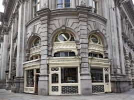 英国瑞士表行（伦敦皇家交易所分店）