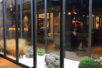 Niancai (yangguangshiji'aotelaisidian)