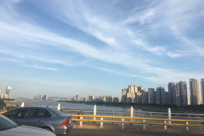 麦当劳(软件园得来速店)