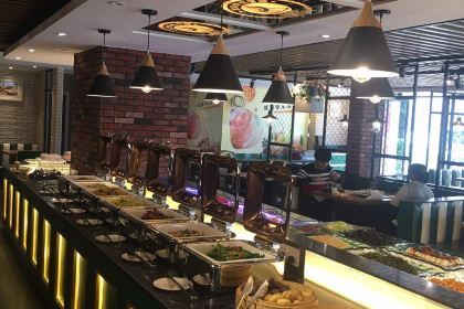 Shengshijingdianniupai·oushangcanyin (baolongchengshiguangchang)