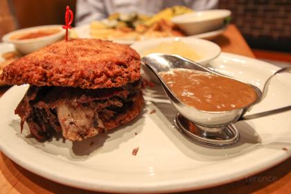 Junior's Restaurant & Bakery