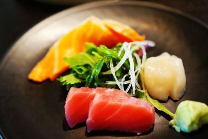 Tanoshi Teppan and Sake Bar