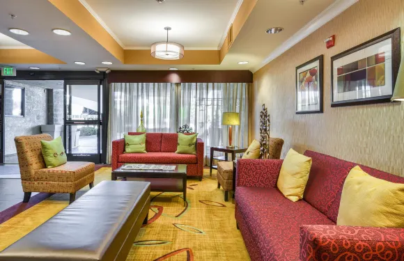 卡斯特羅谷智選假日酒店