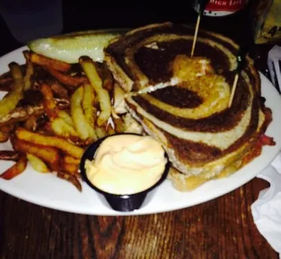 Pub On Passyunk East