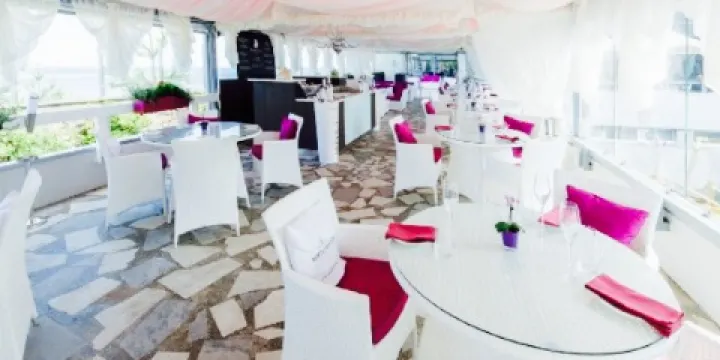 Seafood & Oyster terrace