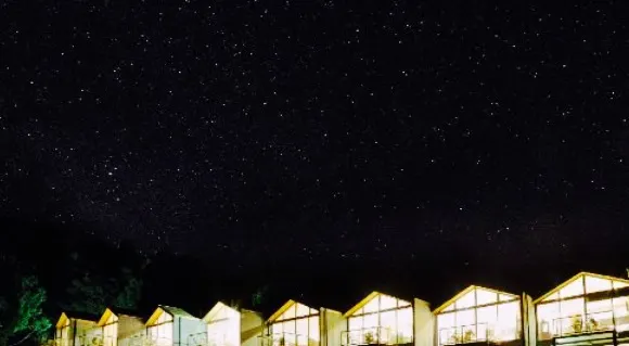 Pavement Restaurant at Lufra Hotel and Apartments