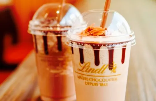 Lindt Chocolat Cafe Rinku Premium Outlet