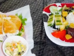 The Happy Tomato Courtyard Café & BBQ