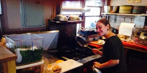 Mudd Puddle Coffee Roasters & Cafe'