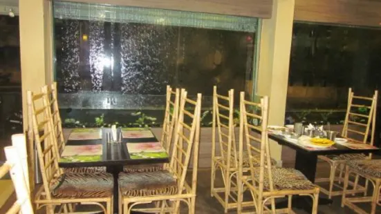 Hasiru Veg Restaurant
