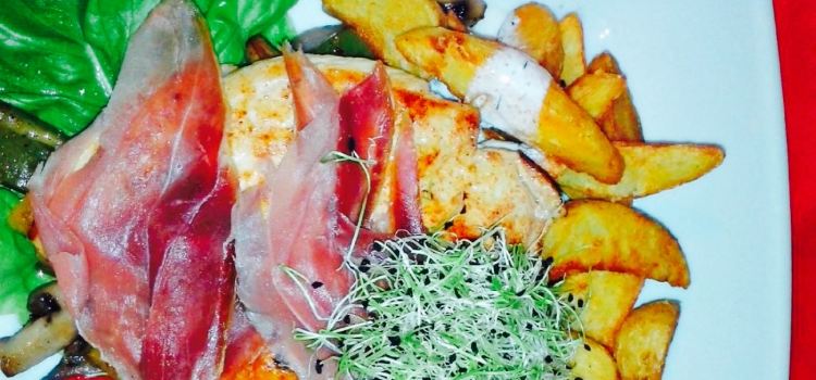 Play Pub House Etterem es Panzio