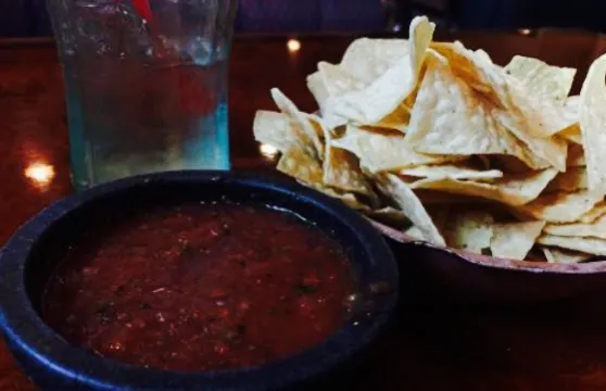 Ricardo's Restaurant & Lounge