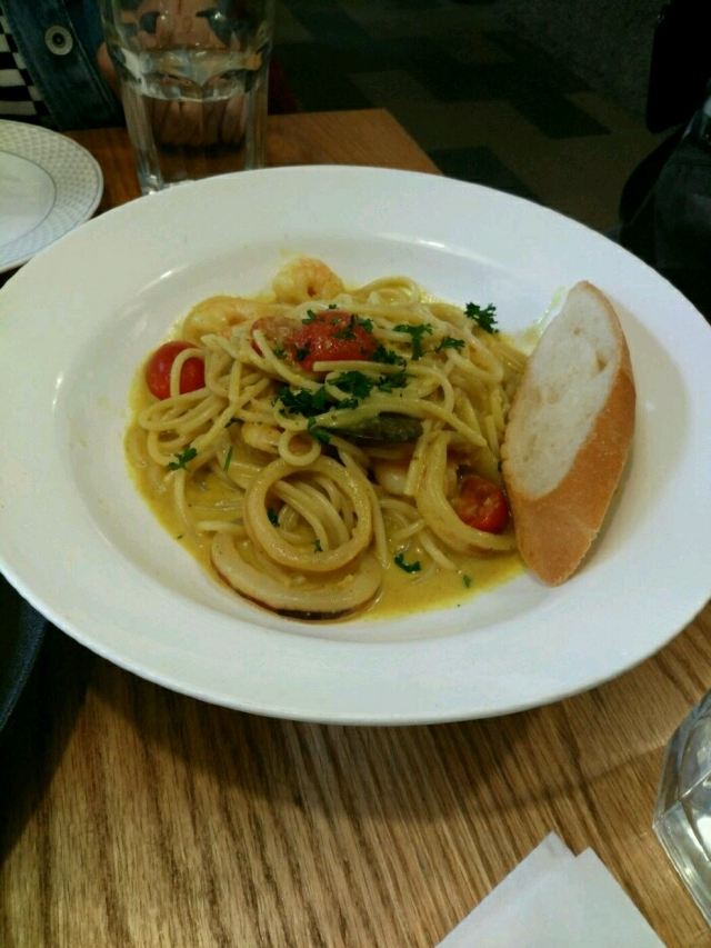 Xu Restaurant Lounge