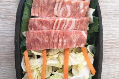 龟锅美食(富邦商业街店)