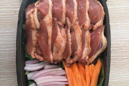 龟锅美食(富邦商业街店)