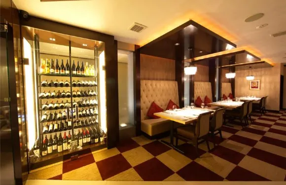 Mimi's Restaurant and Bar