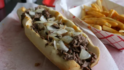 Jim's Steaks in Спрингфилд