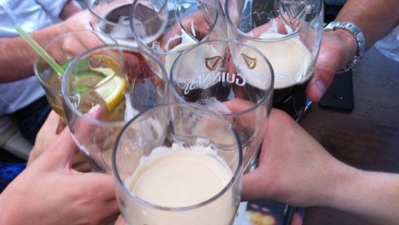 St. Patrick Irish Pub - Berarie & Sports Bar