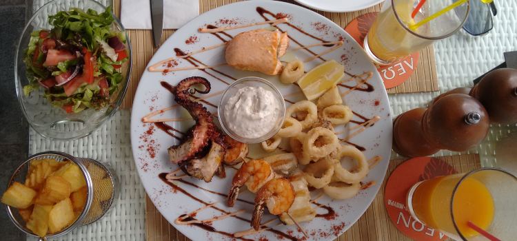 Sunset Breeze Restaurant & Lounge