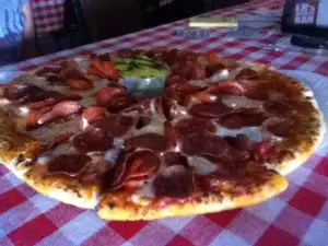 L R's Pizza