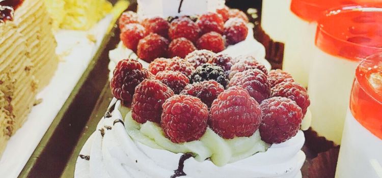 Dona Bakeshop & Cafe