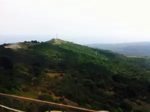 u Tavulinu