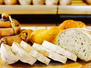U Nana bakery and butcher shop