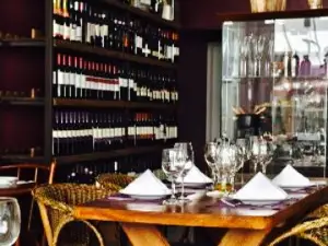 Dom Decatese e Espaco Gourmet