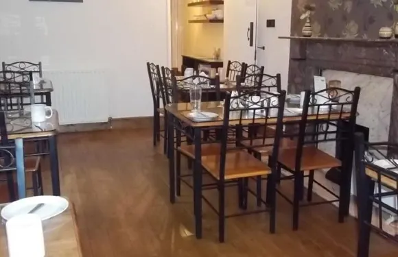 巴爾莫勒爾露台旅館