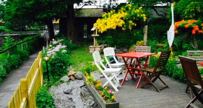 The Giggling Goose Cafe