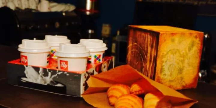 Seven Smart Casual Coffee Shop