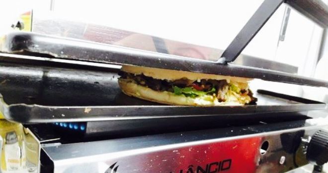 Sabor na Chapa - Lanches e Petiscos