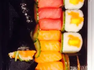 Sushi Traiteur et Restaurant la Petite Table Nipponne