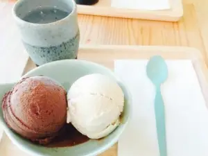 Om la-mai Ice Cream