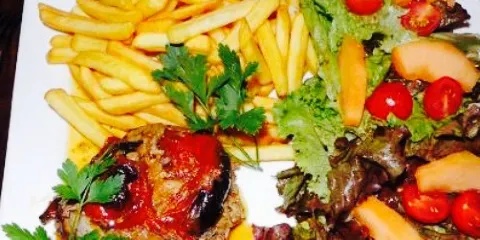 Le Fameux Cafe Du Lycee